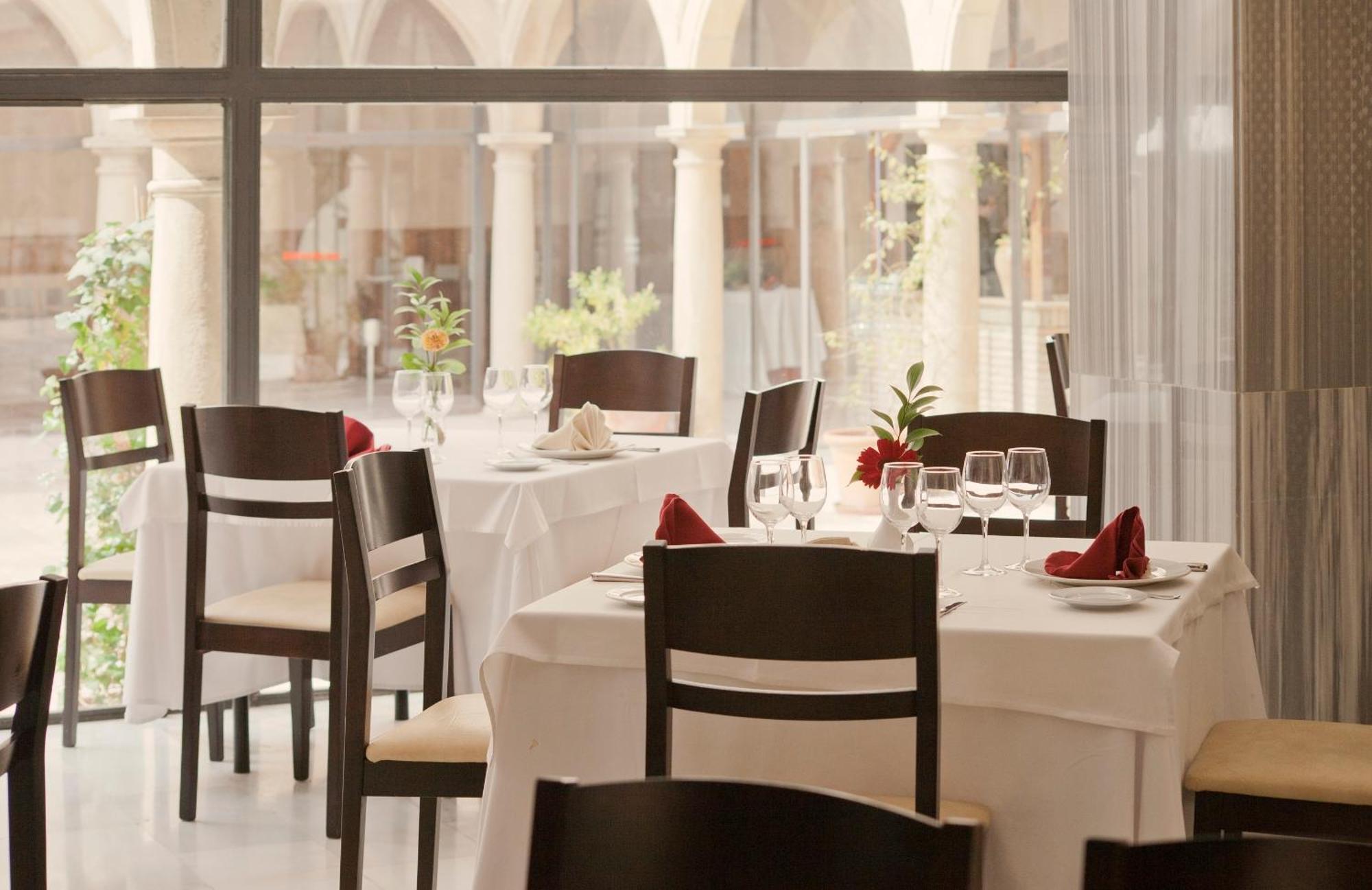 Hotel Trh Ciudad De Baeza Restaurant photo